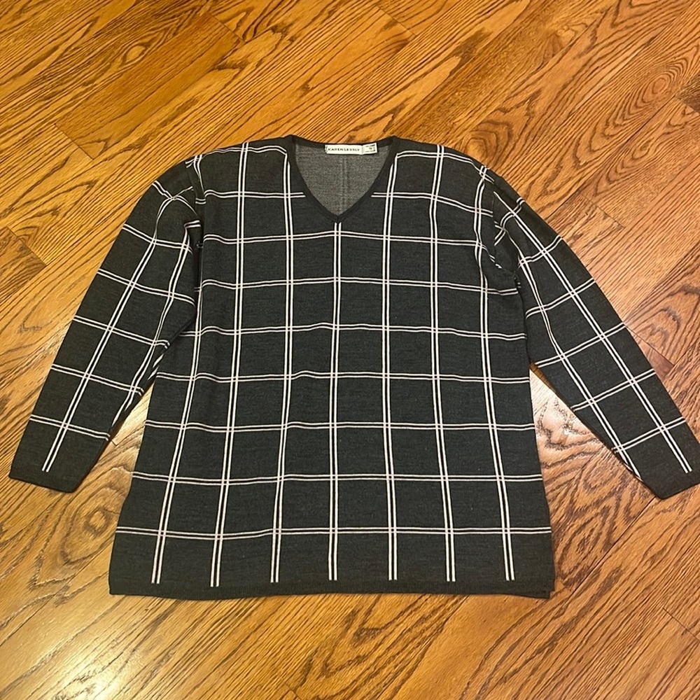 Karen Lessly Woman’s Grey Pink Plaid Sweater Size 1X